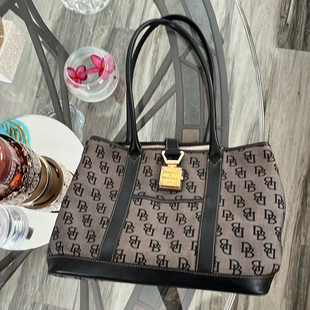 🖤🩶VINTAGE DOONEY & BOURKE PURSE 14Wx9.5L GREY & BLACK GREAT CONDITION!